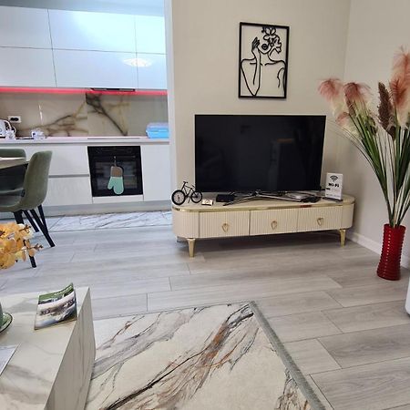 Dei Cozy Apartment Shkoder Bagian luar foto