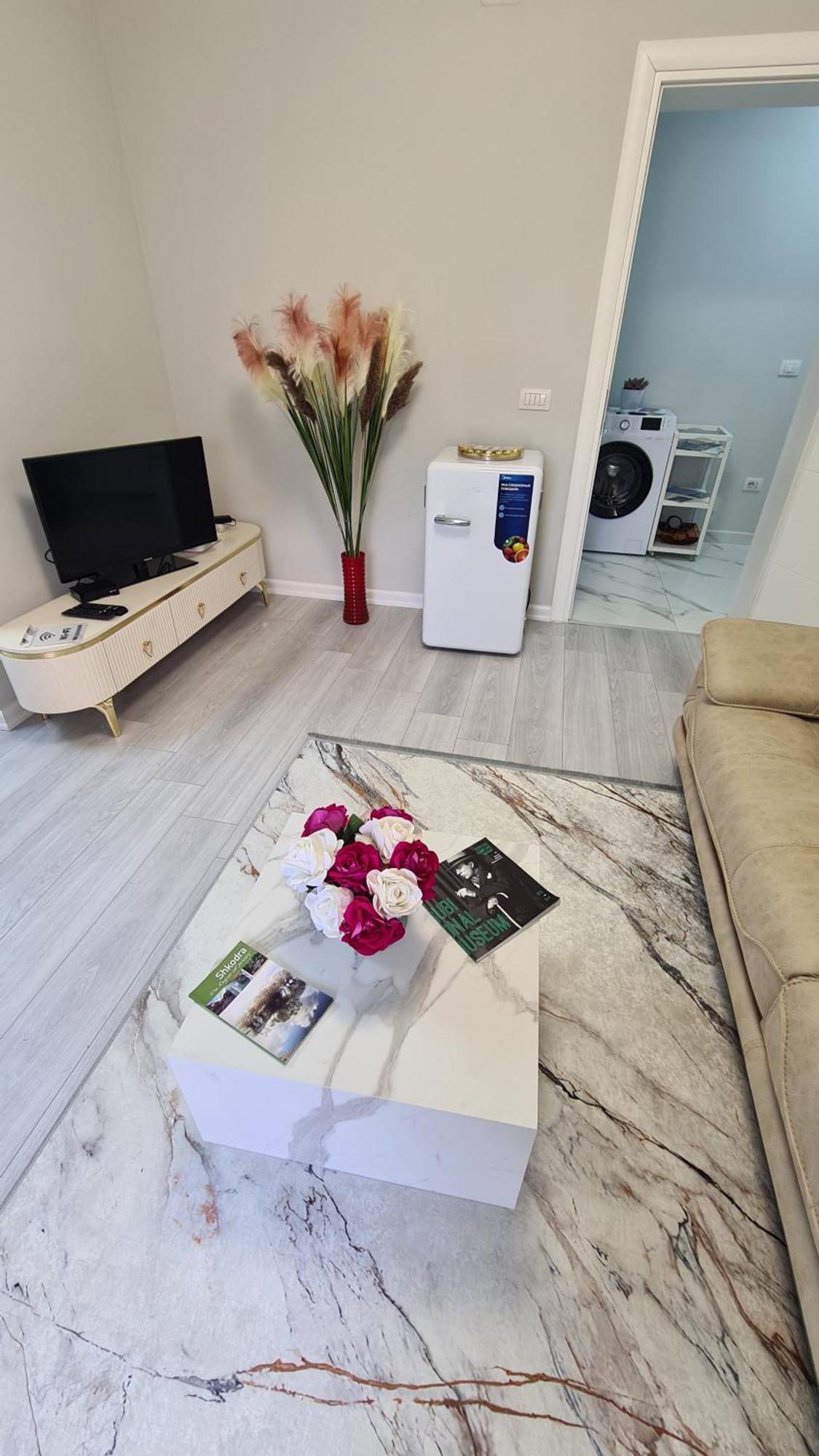 Dei Cozy Apartment Shkoder Bagian luar foto